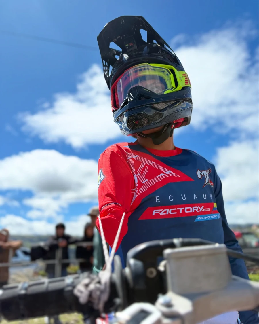 Luis Cross, piloto de motocross #124